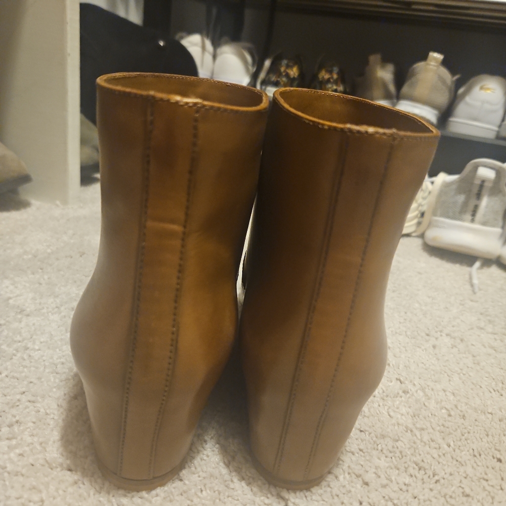 Gabriela Hearst Gorkin leather ankle wedge boots - Picture 2 of 5
